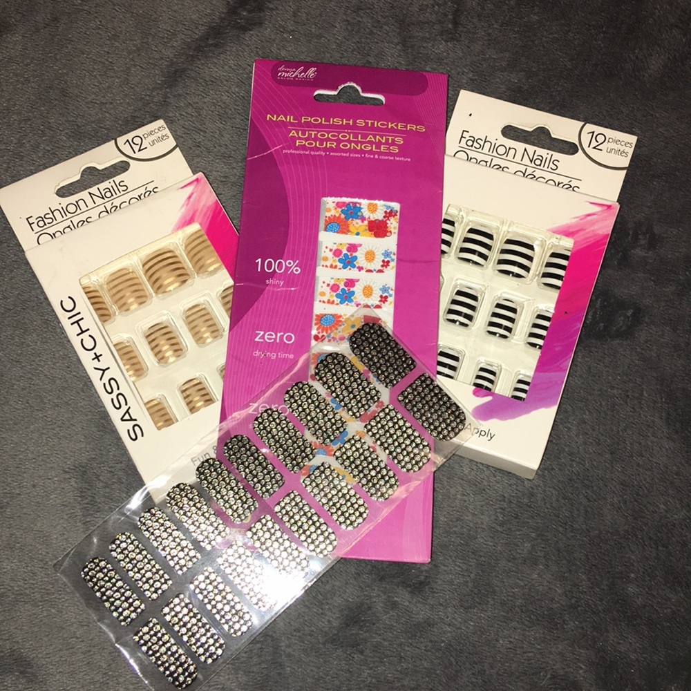 Fashion nails and Nail polish stickers